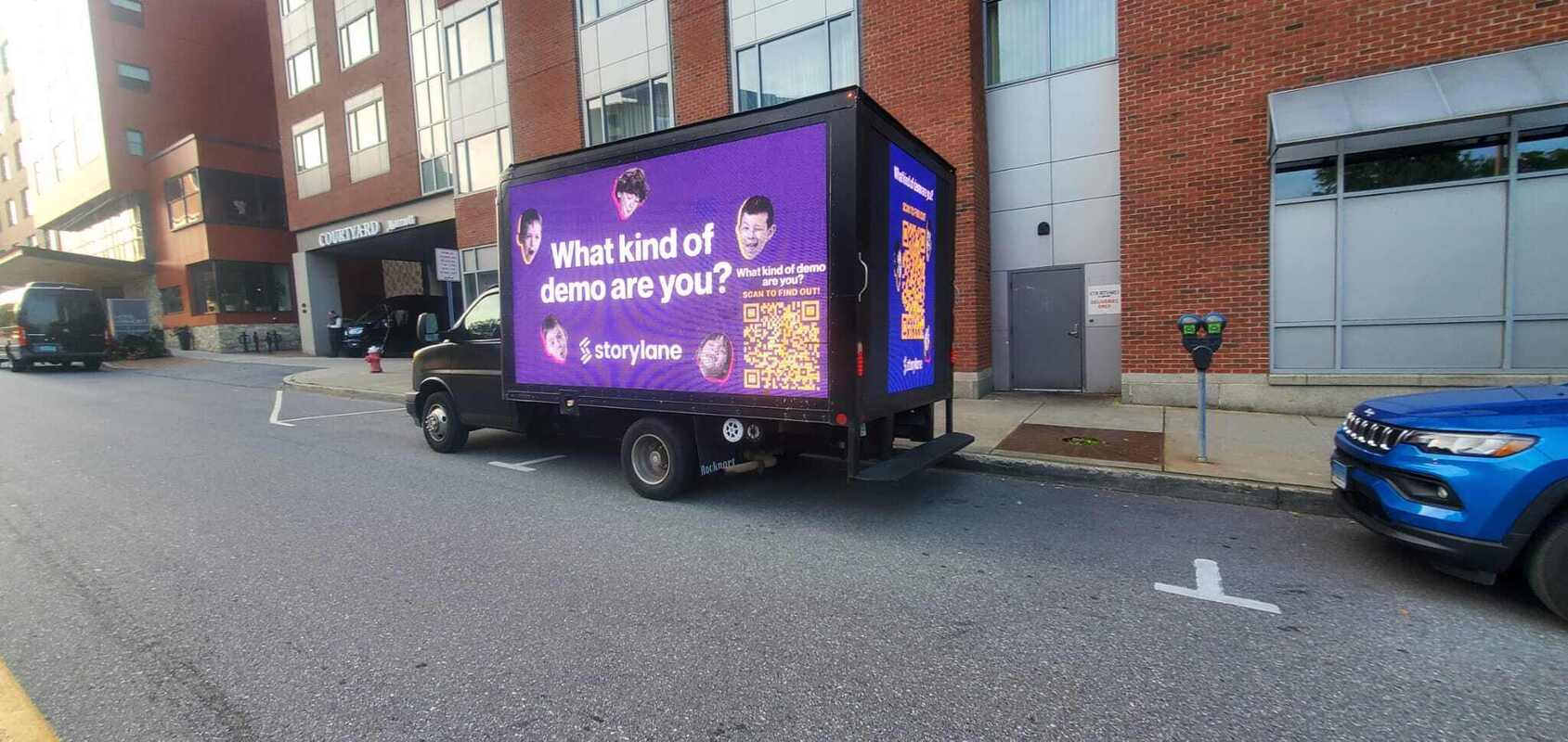 5 Out-of-Home Advertising Ideas for the Holiday Shopping Season that are not Billboards