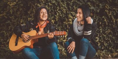 How To Teach Guitar Online (Ultimate Guide)