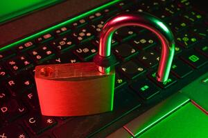 Red Team vs. Penetration Testing: Protect Your Business from Cyber Threats