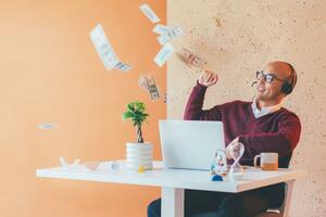 What is sales revenue? Ultimate guide on how to calculate it