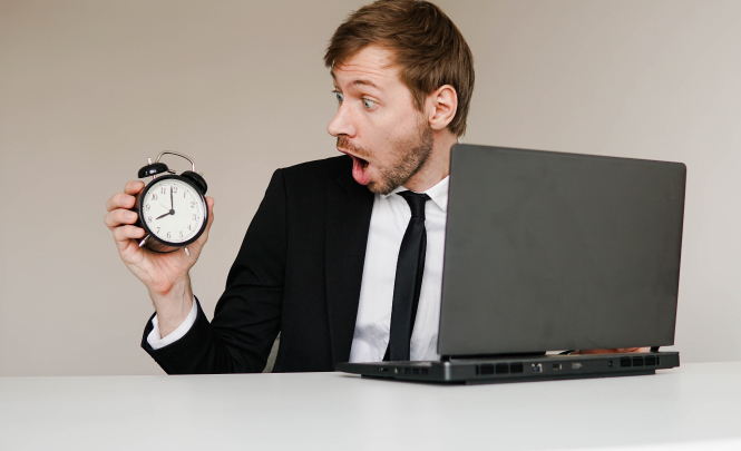 Crossing Time Zones: Synchronizing Communication for Globally Distributed Teams 