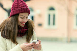 5 Holiday SMS Customer Engagement Campaigns to Boost Seasonal Sales