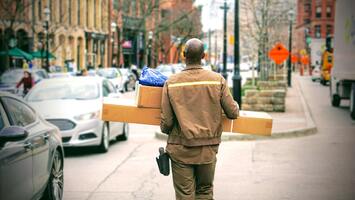 USPS vs UPS vs Fedex: Which is the Best Shipping Carrier?