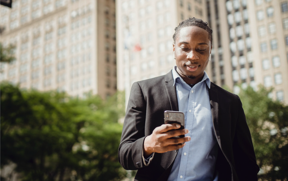 How Commercial Construction Companies Use SMS to Improve Safety