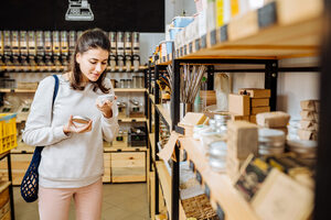 10 Unique Product Display Ideas to Capture Customer Attention