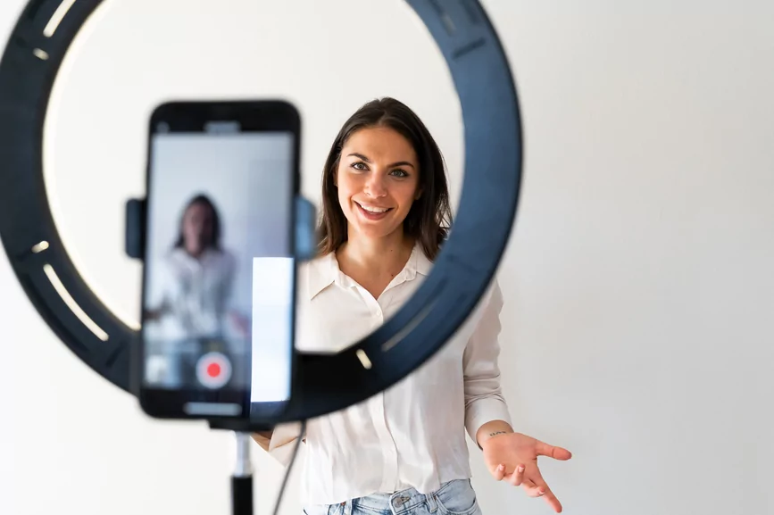 1,400+ Easy Topics for Group Discussion With Your Students