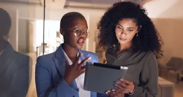 Internal Comms Jobs in 2024: How to Land Your Dream Job