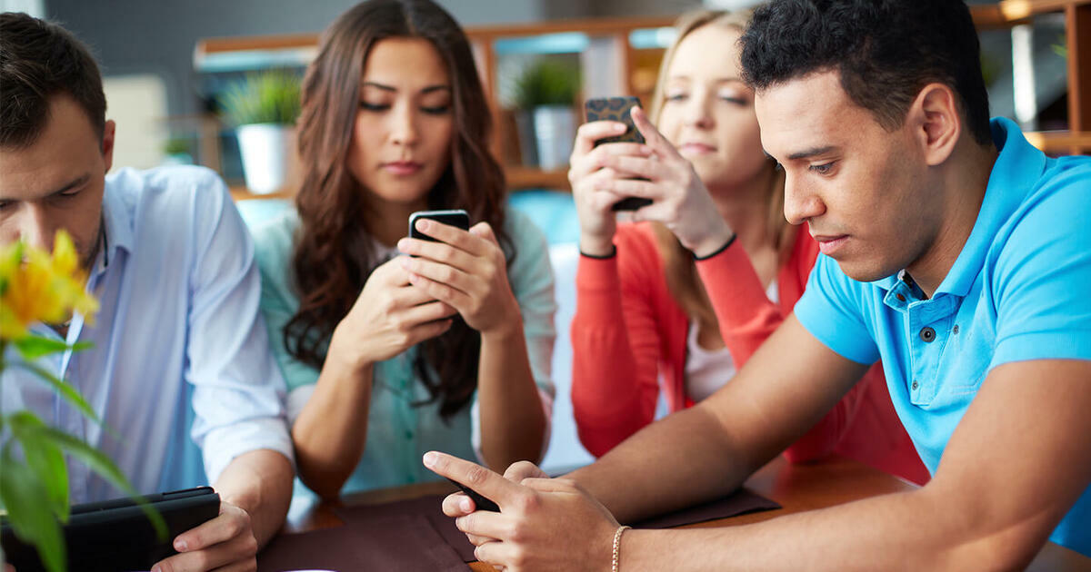 5 Amazing Benefits of a Text Messaging Platform for a Mobile Workforce