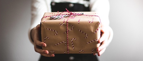 20 Corporate Gift Ideas for the Holidays [Infographic]