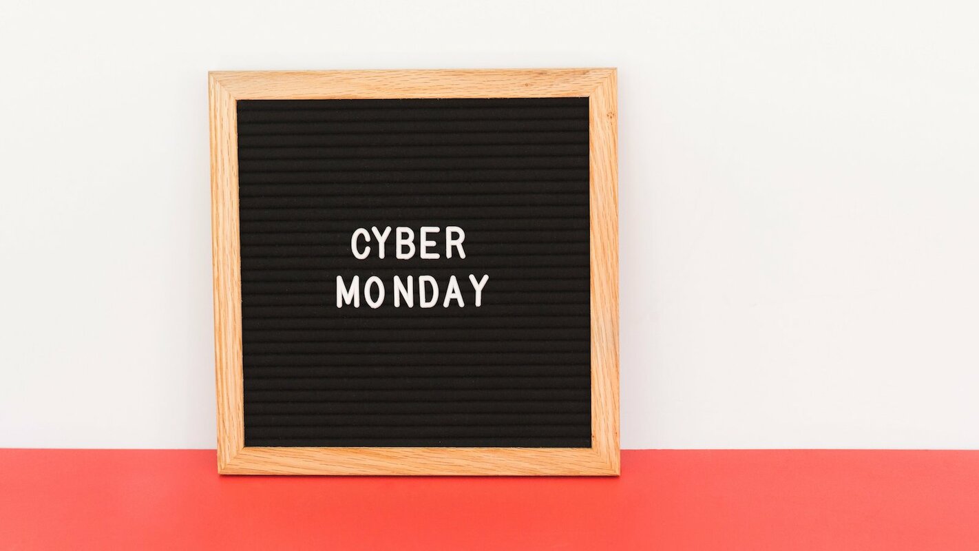 7 Surprising Ecommerce Statistics Related to Peak Season