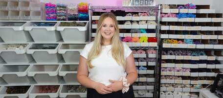 Madison Riddolls, owner of Flirty Pineapple, talks about getting more done with Adobe Acrobat AI Assistant | Adobe Blog