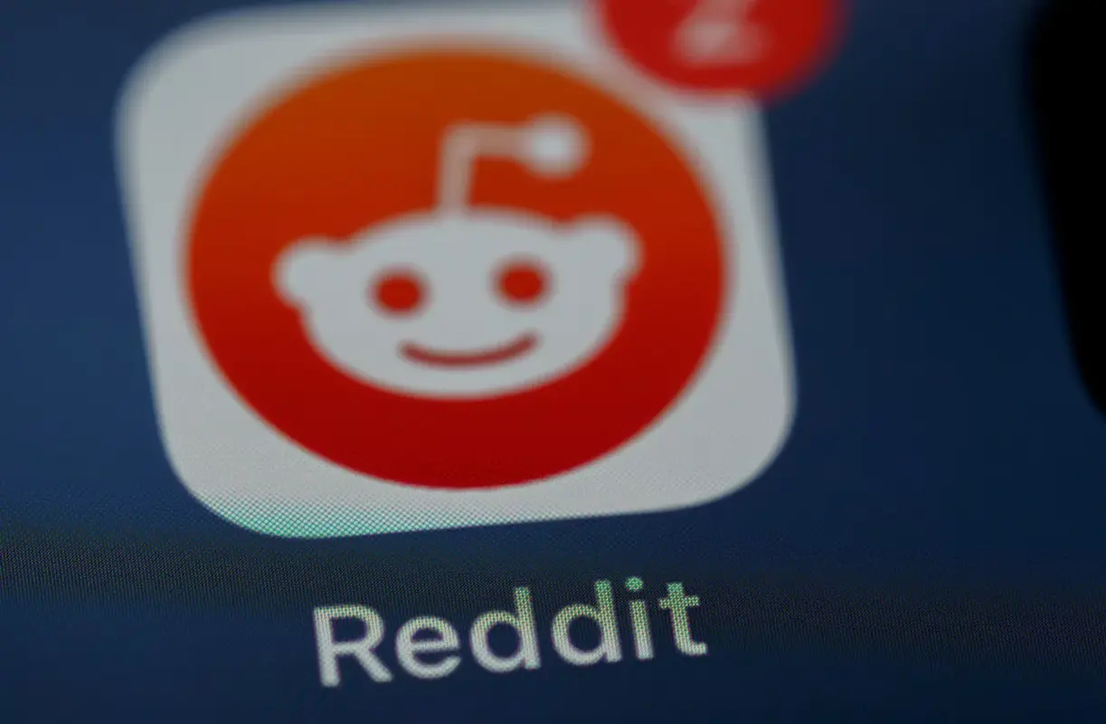 Reddit Marketing 101: How to Use Reddit to Reach a Large Audience