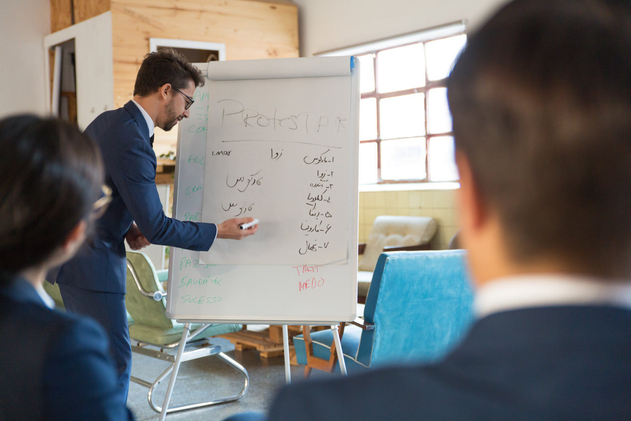 A Guide to Lifecycle Marketing [Strategies, Benefits & Software]