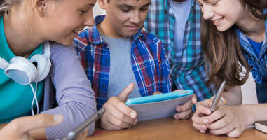 Textbooks vs. Tablets: Which is Better for Students?