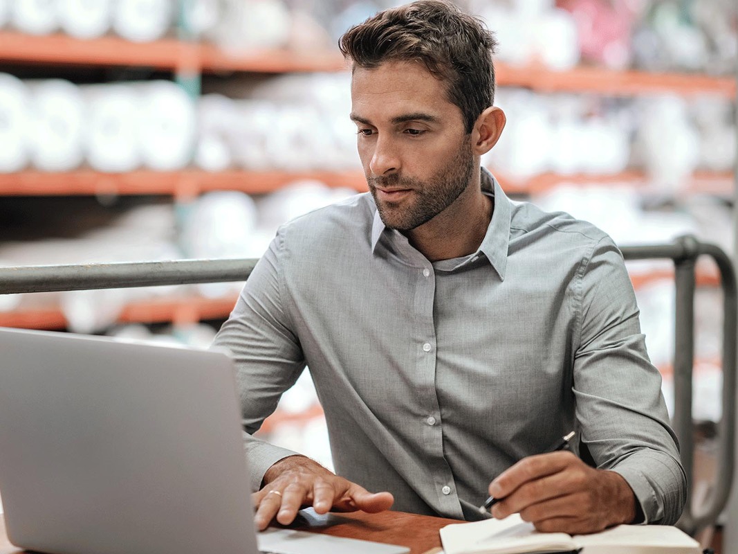 B2B e-commerce and COVID-19: Challenges, solutions and opportunities [+ examples]