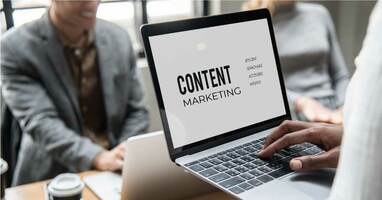 How To Initiate Content Marketing through Social Media?