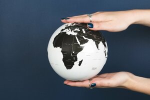 International Fulfillment: When to Use a Global Order Fulfillment Partner