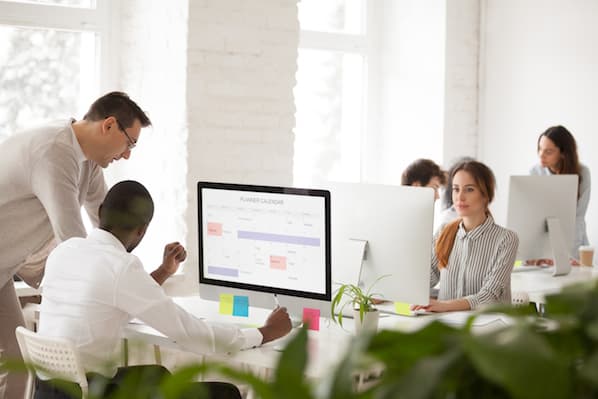 How to Hit Your Sales Quota Every Month [Essential Guide]