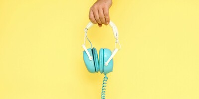 19 Podcasts That Will Make You a Better Social Media Marketer