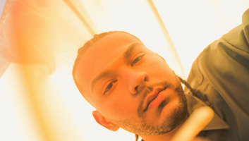 Meet Vantana: Digital creator, artist, Twitch streamer, and online Yoga instructor