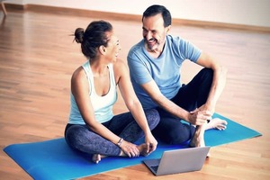 18 Top Middle-Aged Influencers for Your Next Campaign