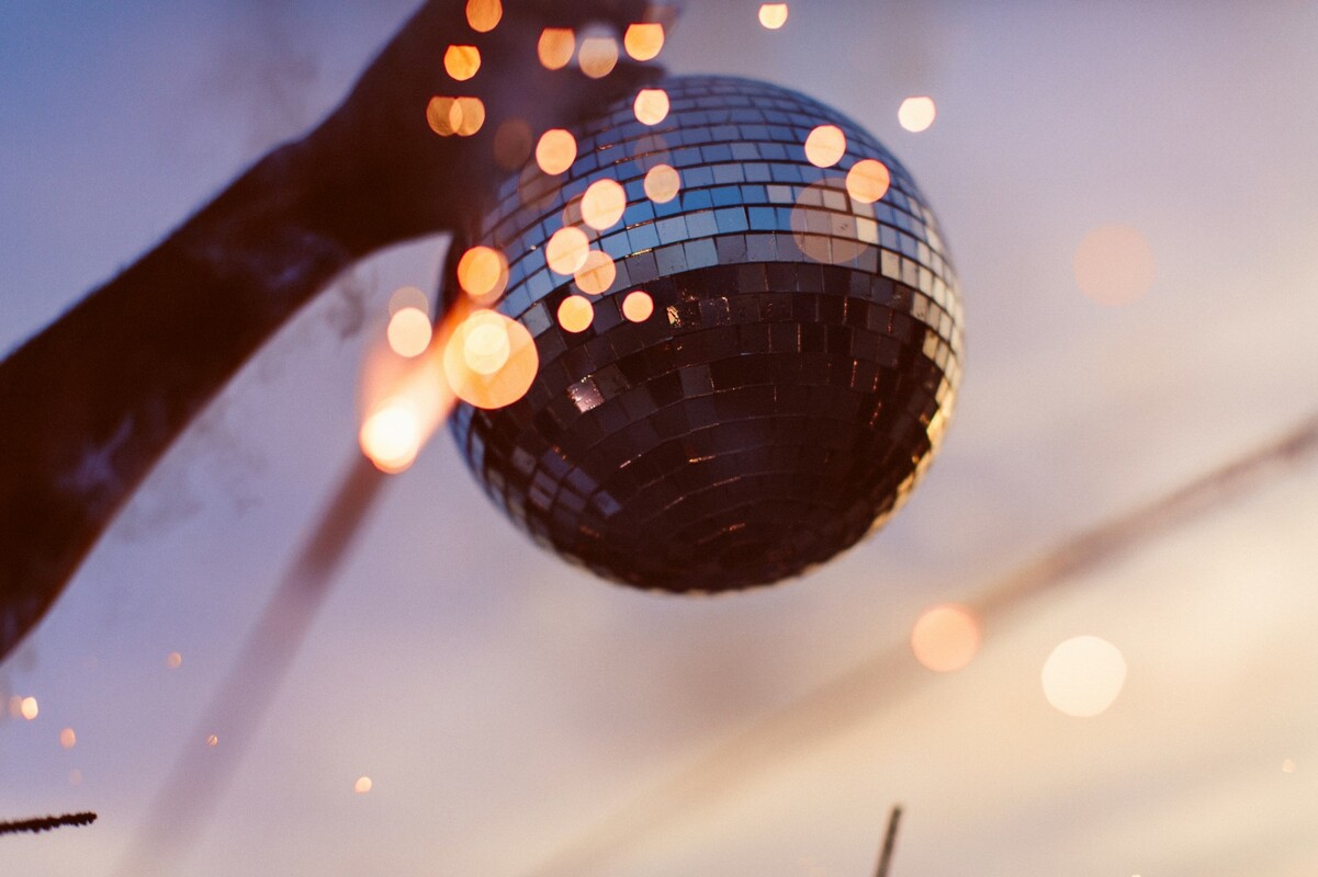 27 Email Subject Lines to Celebrate New Year's Eve