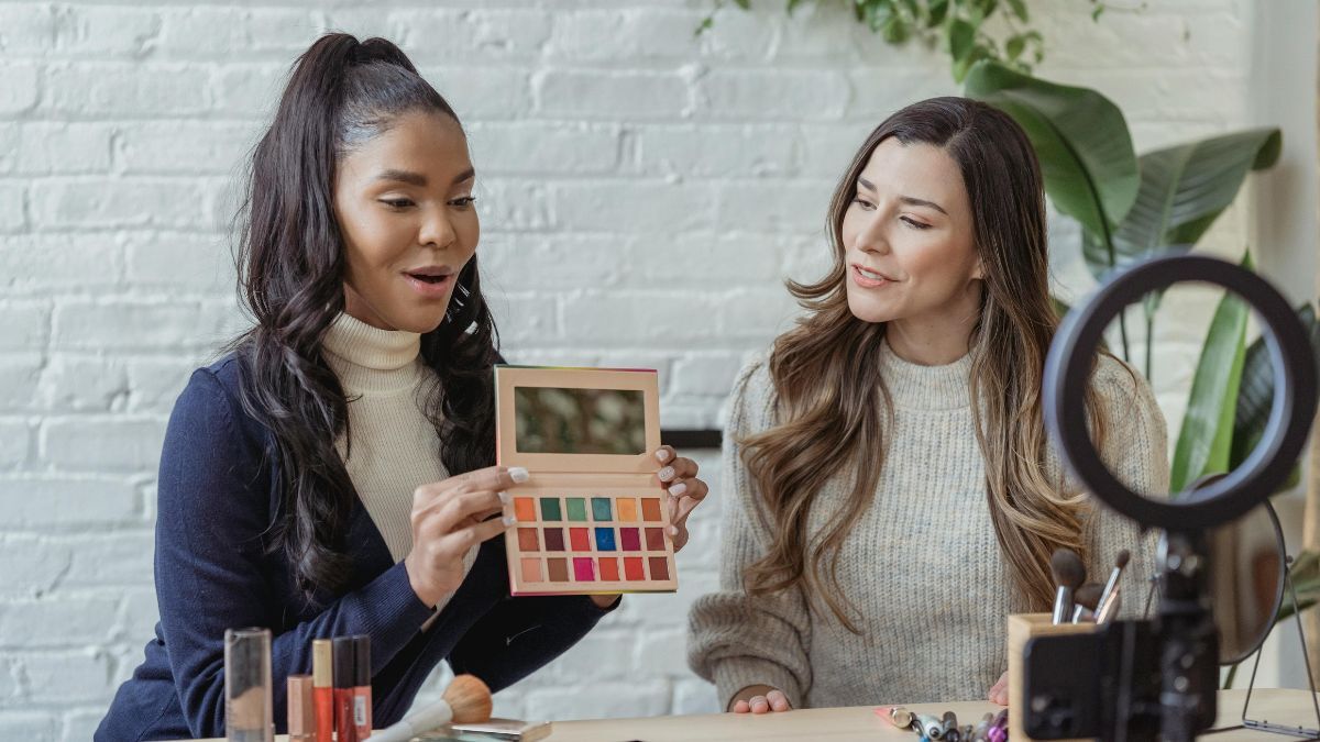 Affiliate vs. Ambassador: Which is Right for Your Brand and Why?