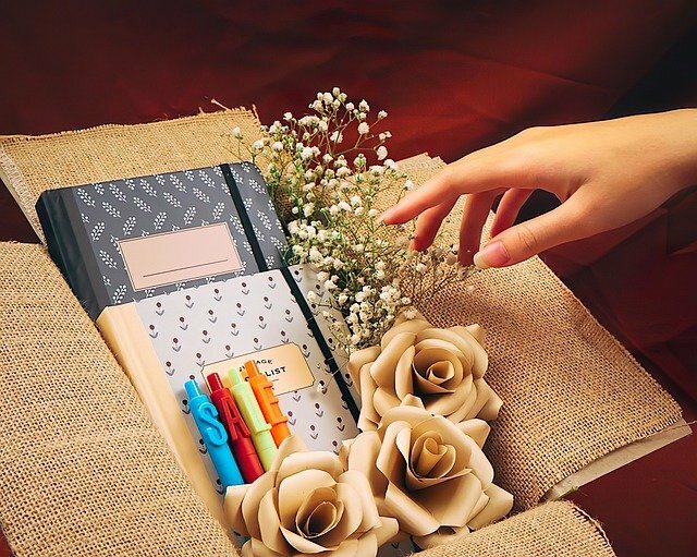 Top 10 Sales Books Everyone Needs to Own