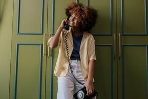 Business landlines vs. cell phones: here's how to choose