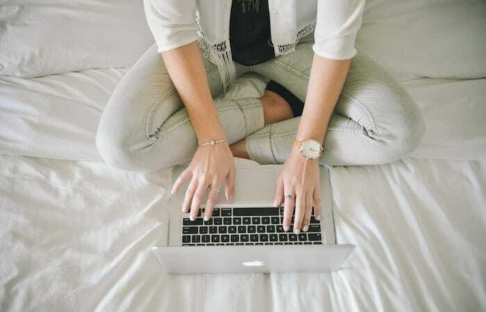 9 Awesome Tips for Writing a Stellar Facebook Bio for Your Brand