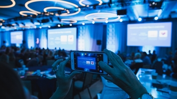 Hybrid Event Content: Engage In-Person and Virtual Audiences