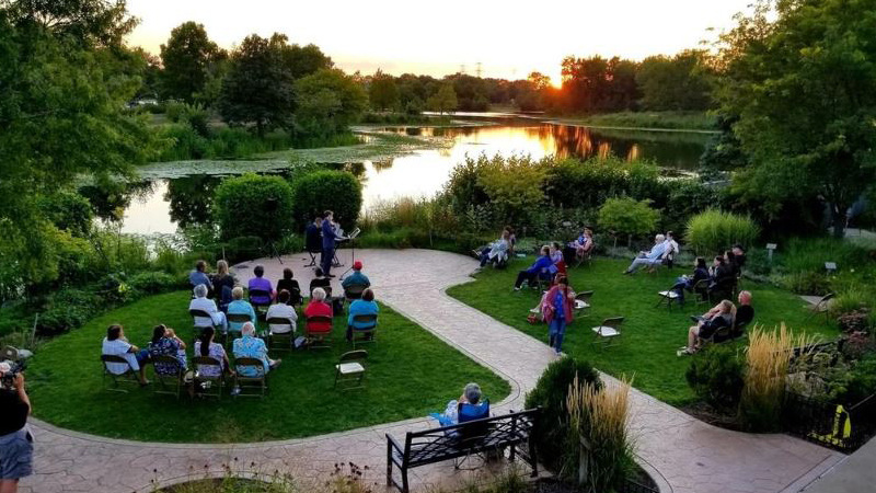 Get Back to Nature With a Chicago Southland Outdoor Meeting