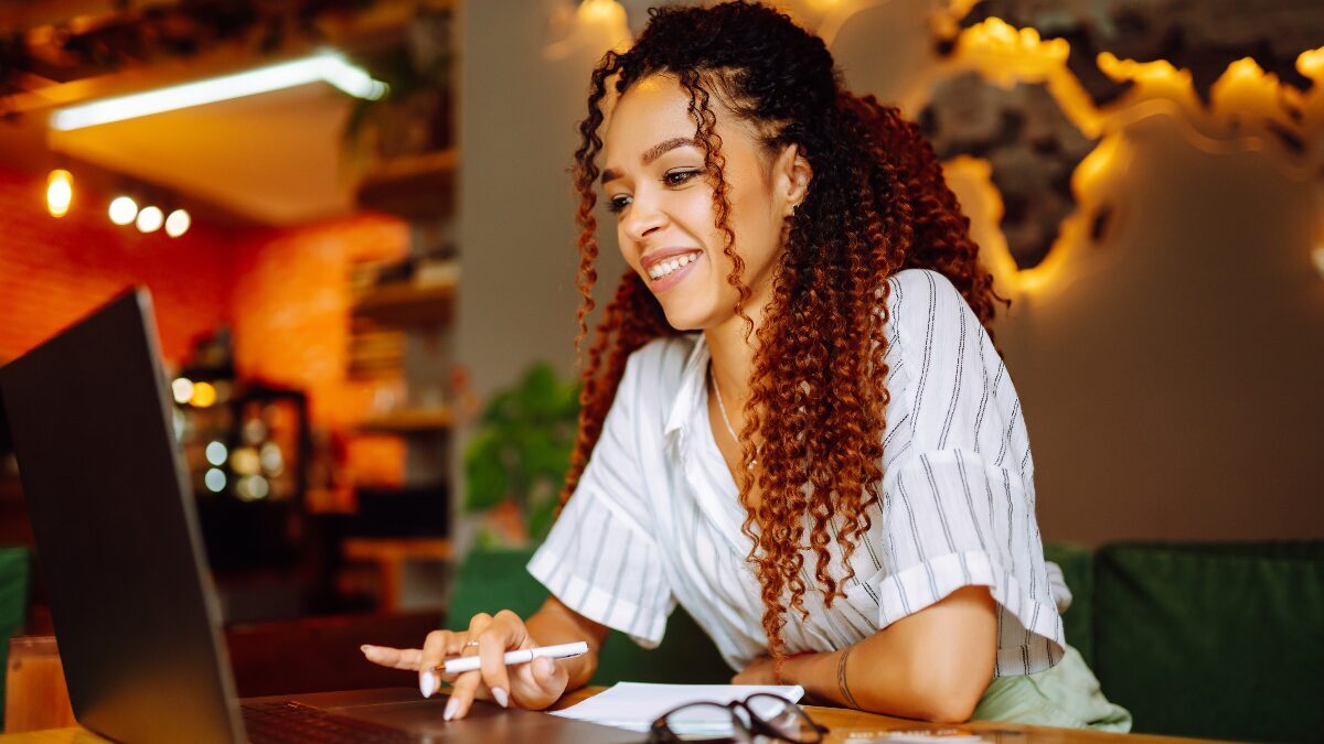 What are the types of website personalization? 