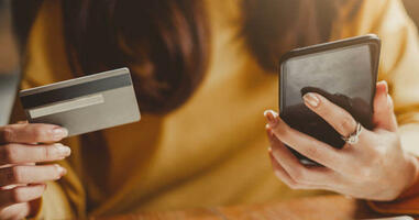 SMS Advertising: 4 Elements That Drive Results for Retail