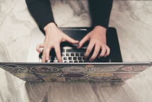 How "FYI" Emails Help You Stay in Touch Without Annoying Subscribers