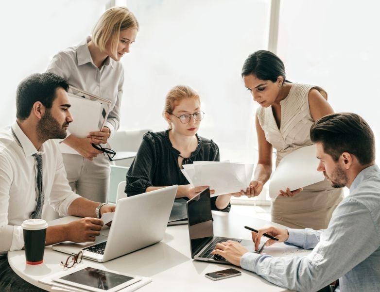 Sales Tips: 6 Ways to Keep Your Team Sane in Q4