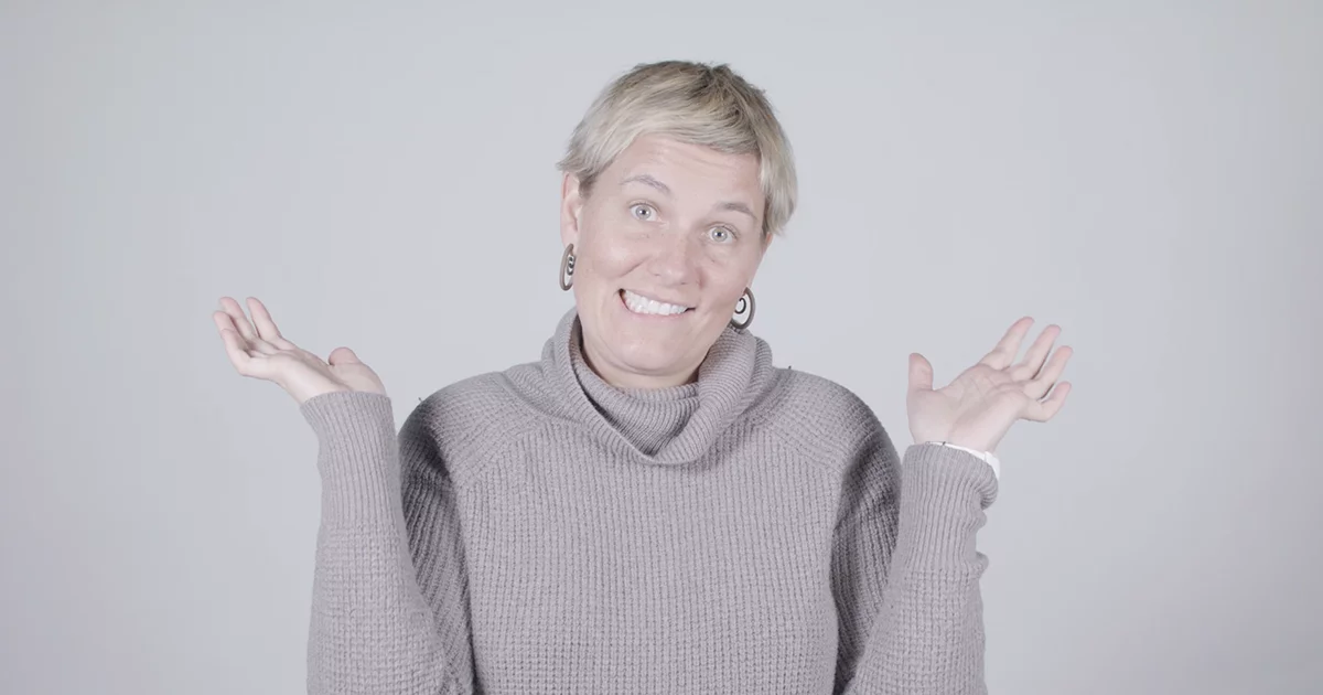 How to DresHow to Dress And Speak For The Camera