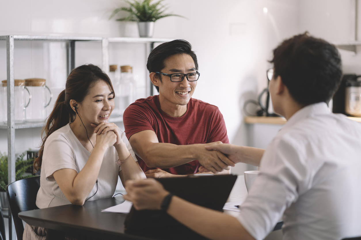 The Ultimate Guide to Personal Selling [Types, Steps, Benefits]