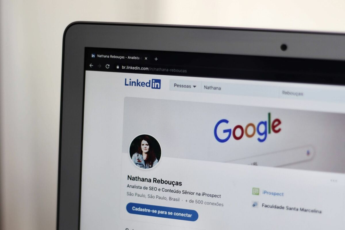 11 LinkedIn Tools for Sales Teams