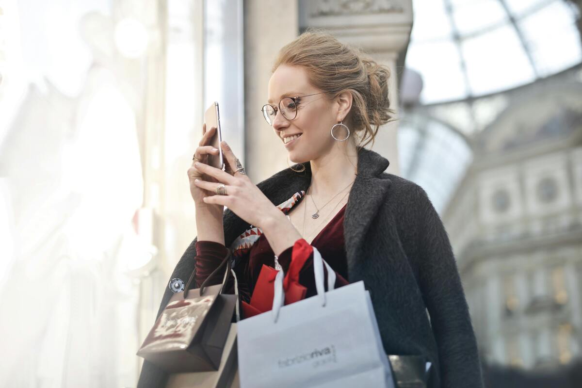 Top 8 Ways QR Codes Make Holiday Shopping Easier