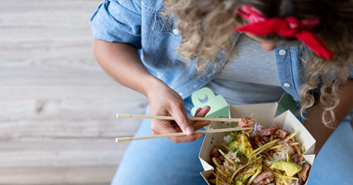 How Texting Can Help Restaurants Streamline Staff Communications