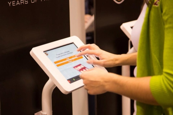 8 Ways to Use an iPad Kiosk Effectively at Your Next Trade Show