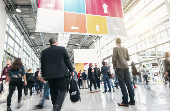 How to combine social media with trade show marketing for small business