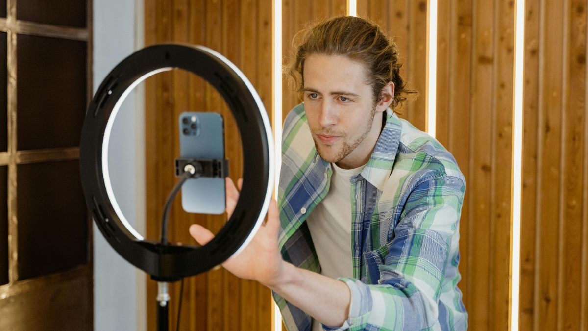 10 Lifestyle Influencers to Propel Your DTC Brand Forward