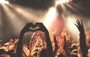 Nimble's Prospecting Feature: Sales and Marketing Influencers review