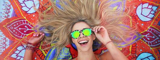 Blenders Eyewear Mixes in Social Proof to Power Facebook Ads