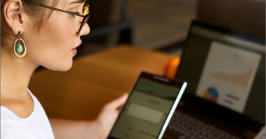 Omnichannel vs. Multichannel: What's the Difference and How To Choose?