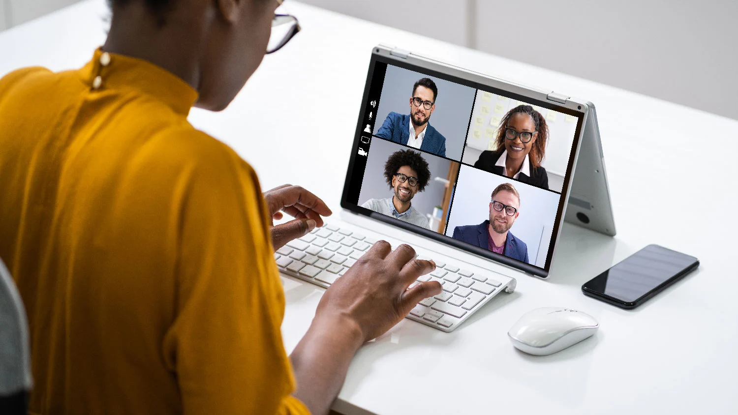 Building Your Brand Virtually: A Guide for Women Small Business Leaders on Networking and Visibility