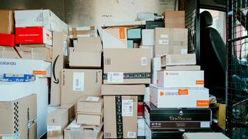 The Complete Guide to Small Parcel Shipping