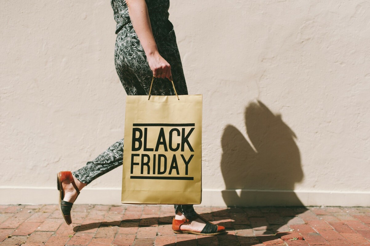 24 Awesome Black Friday Email Examples & Campaigns [Updated]